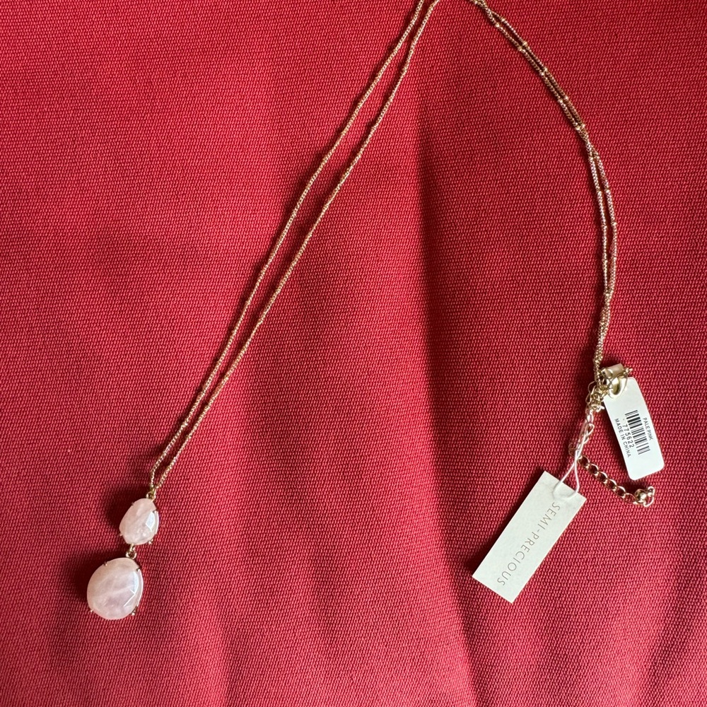 Pale Pink semi precious stone necklace. 30” length - Picture 2 of 7